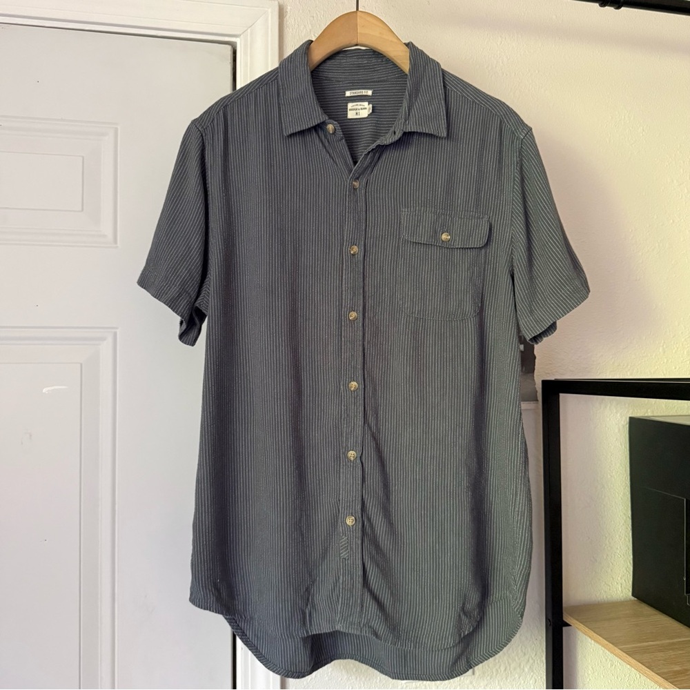 BRIDGE & BURN grey pin striped‎ short sleeve button up shirt